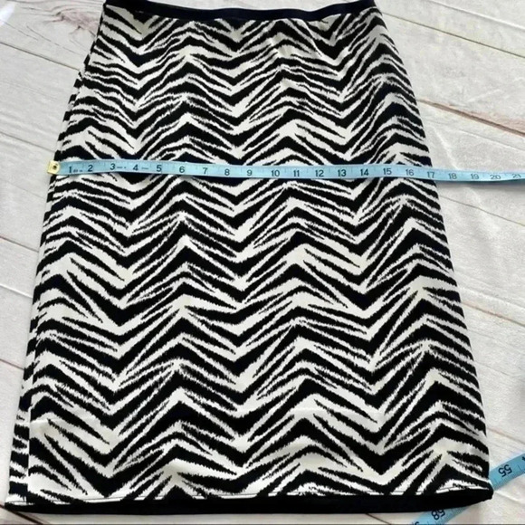 WHITE HOUSE BLACK MARKET ZEBRA Print Skirt - Picture 10 of 14